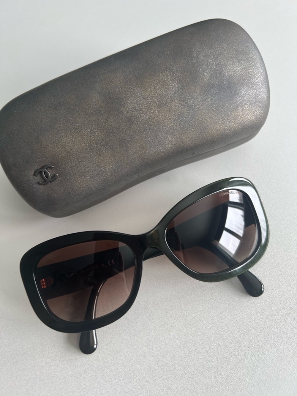 CHANEL Women's Oversized Sunglasses in Dark Green and Black